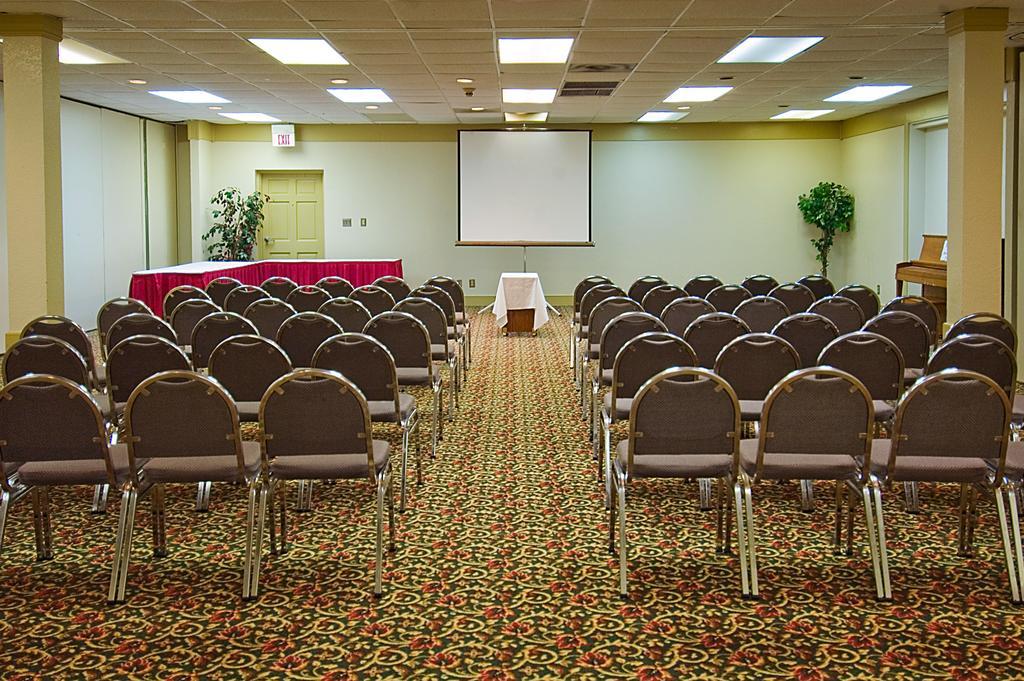 Howard Johnson By Wyndham Conway Kemudahan gambar